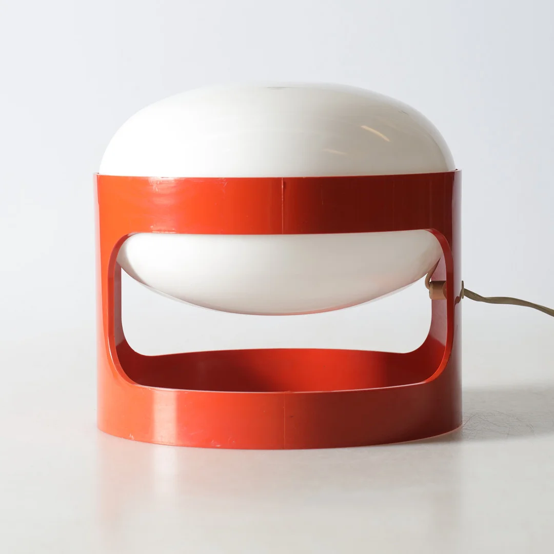 JOE COLOMBO. Bordslampa, "Sinjet", plast, Husqvarna, 1960/70-tal. — Table Lamps — Gomér & Andersson Nyköping
