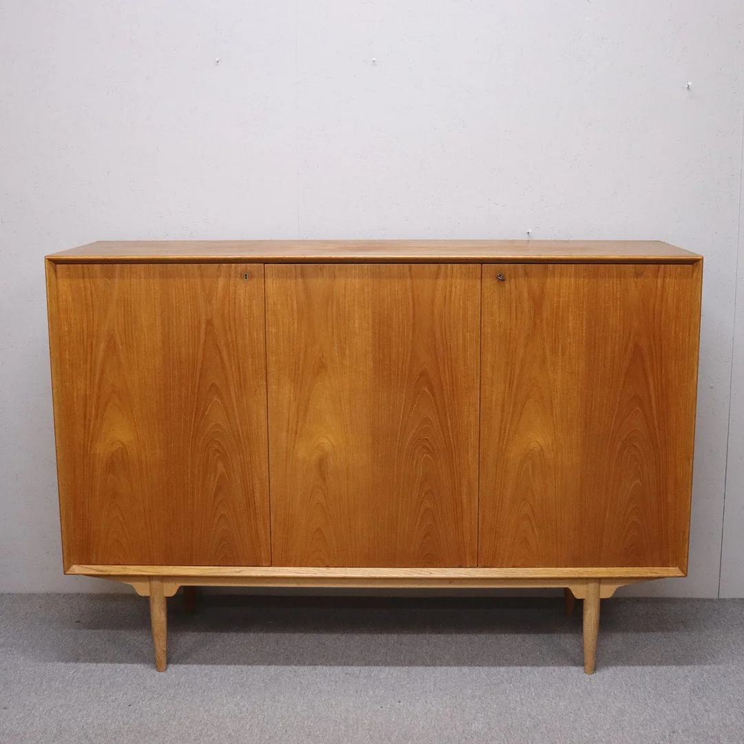 SVANTE SKOGH. "Silvia", sideboard, Seffle Möbelfabrik, 1950-tal. — Cupboards, Cabinets & Shelves — Markus Auktioner