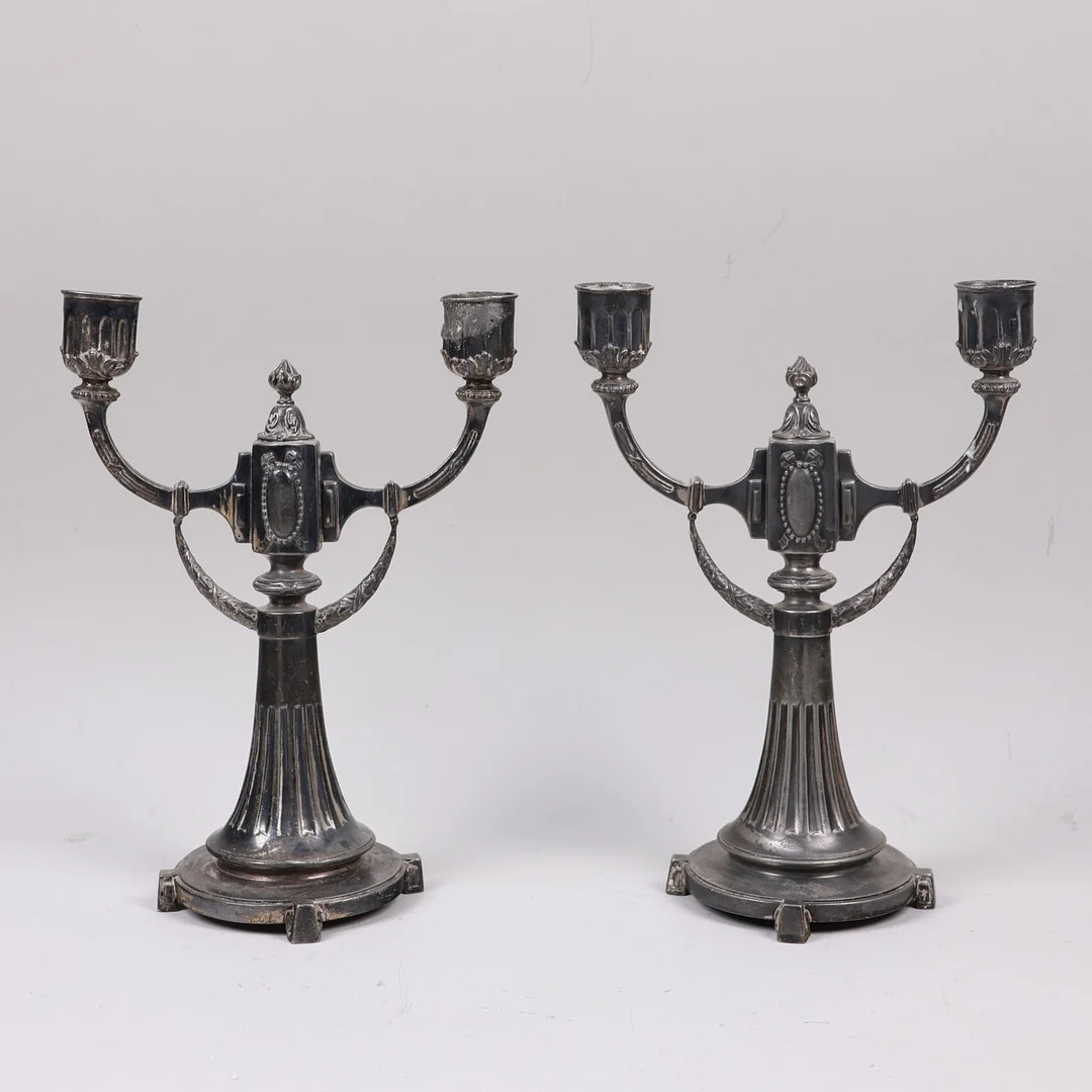 LJUSSTAKAR, jugend, vitmetall, tidigt 1900-tal, 1 par. — Chandeliers — Markus Auktioner