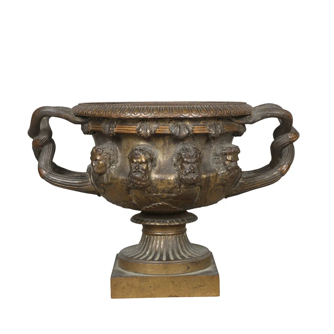 A 19TH CENTURY GRAND TOUR BRONZE WARWICK VASE. — Sculptures & Bronzes — Bishop & Miller