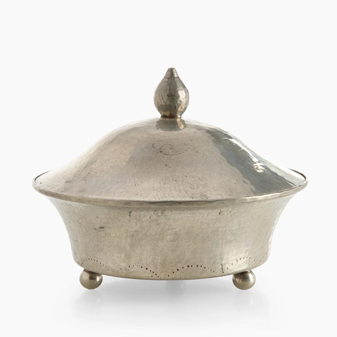 LOCKASK, tenn, Tyringe konsthantverk, Swedish Grace, 1930/40-tal. — Pewter, Brass & Copper — Crafoord Auktioner Stockholm