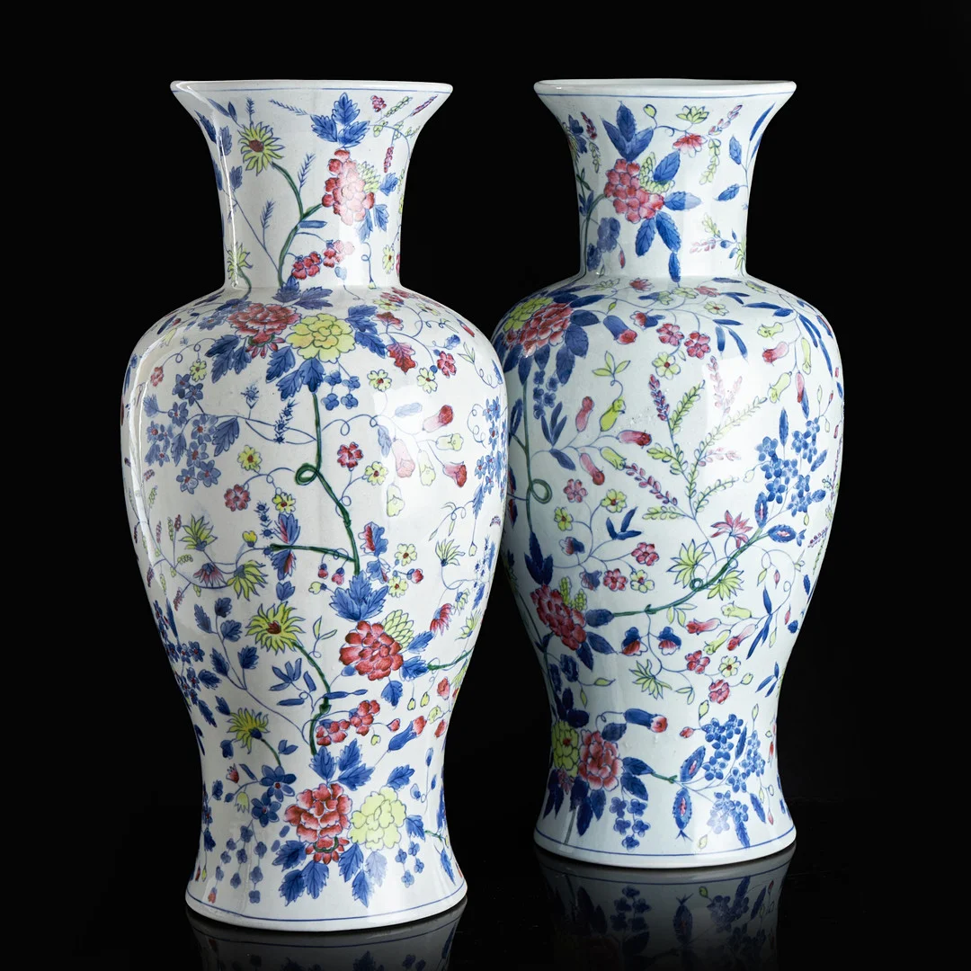 URNOR, 1 par, kina, 1900-talets senare del. — Ceramics & Porcelain — Crafoord Auktioner Stockholm