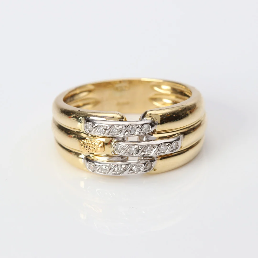 RE CARLO GULDRING 18K med diamanter. — Rings — Skånes Auktionsverk