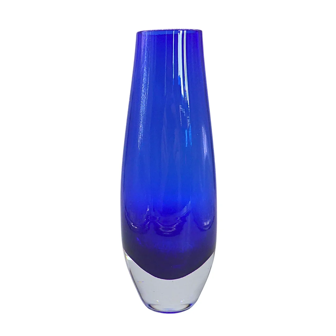 BLAUE GLASVASE MIT KLAREM FUSS. — Art glass — Auktionshaus Stuber's Hammerschlag