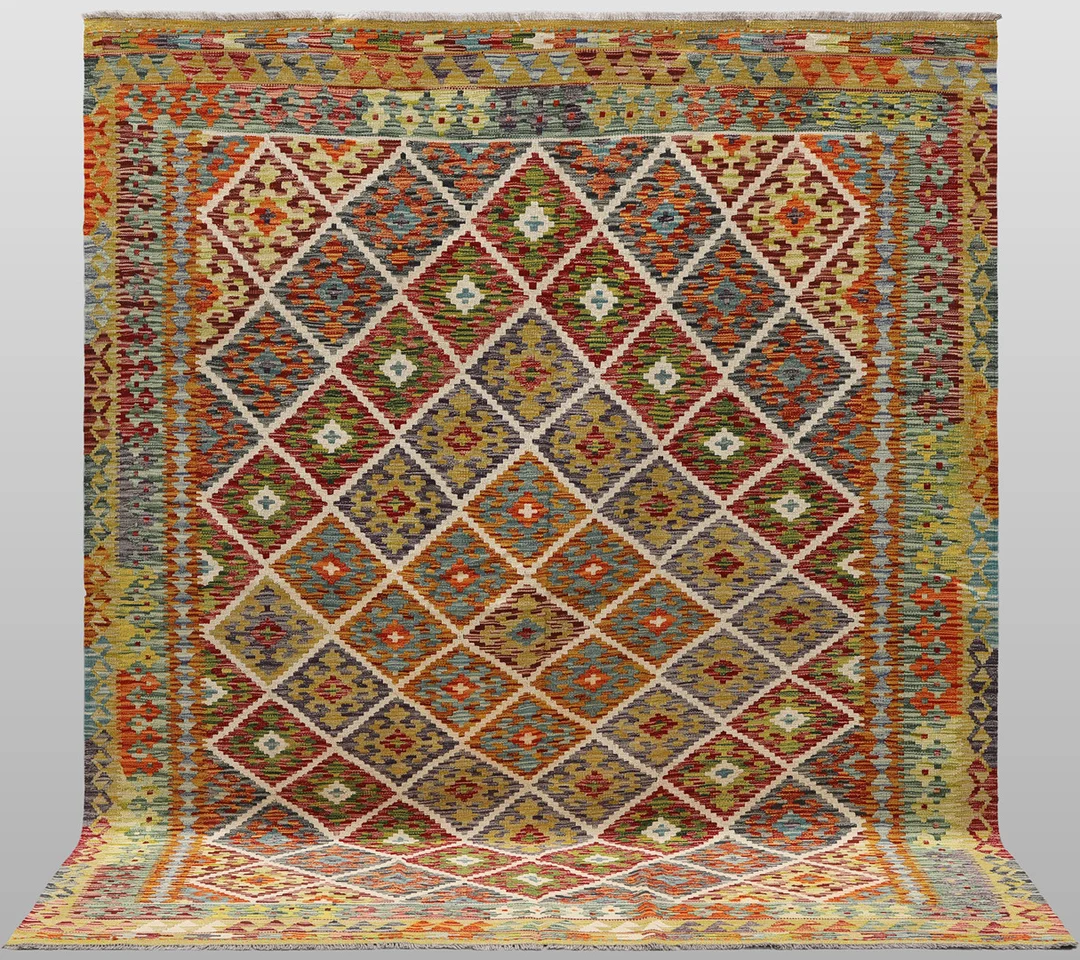 MATTA, Kelim, cirka 248 x 207 cm. — Oriental Carpets & Textiles — RA Auktionsverket Norrköping