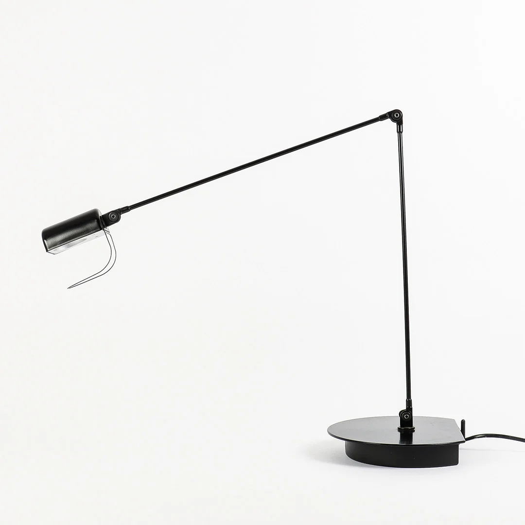 BORDSLAMPA, "Daphine Cloe", Lumina, Italien, 1900-talets andra hälft. — Table Lamps — Karlstad Hammarö Auktionsverk