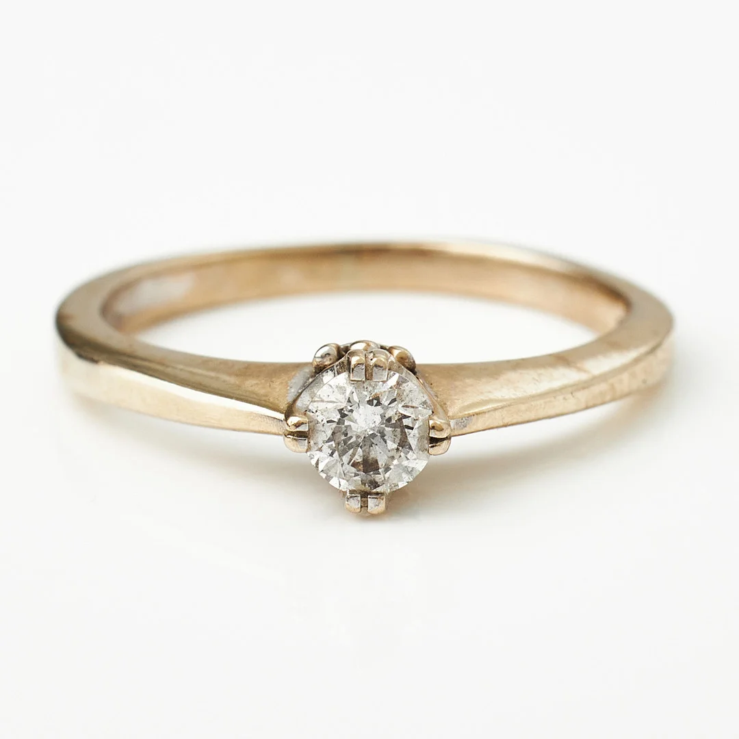 RING, 18 k rodierat vitguld, briljant ca 0,16 ct. — Rings — Stockholms Auktionsverk Magasin 5