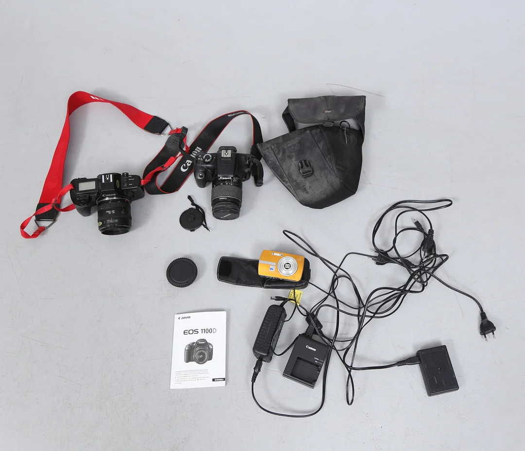 KAMEROR, 2 st, Canon, EOS 1100D samt Eos 650. — Cameras & accessories — Gomér & Andersson Linköping