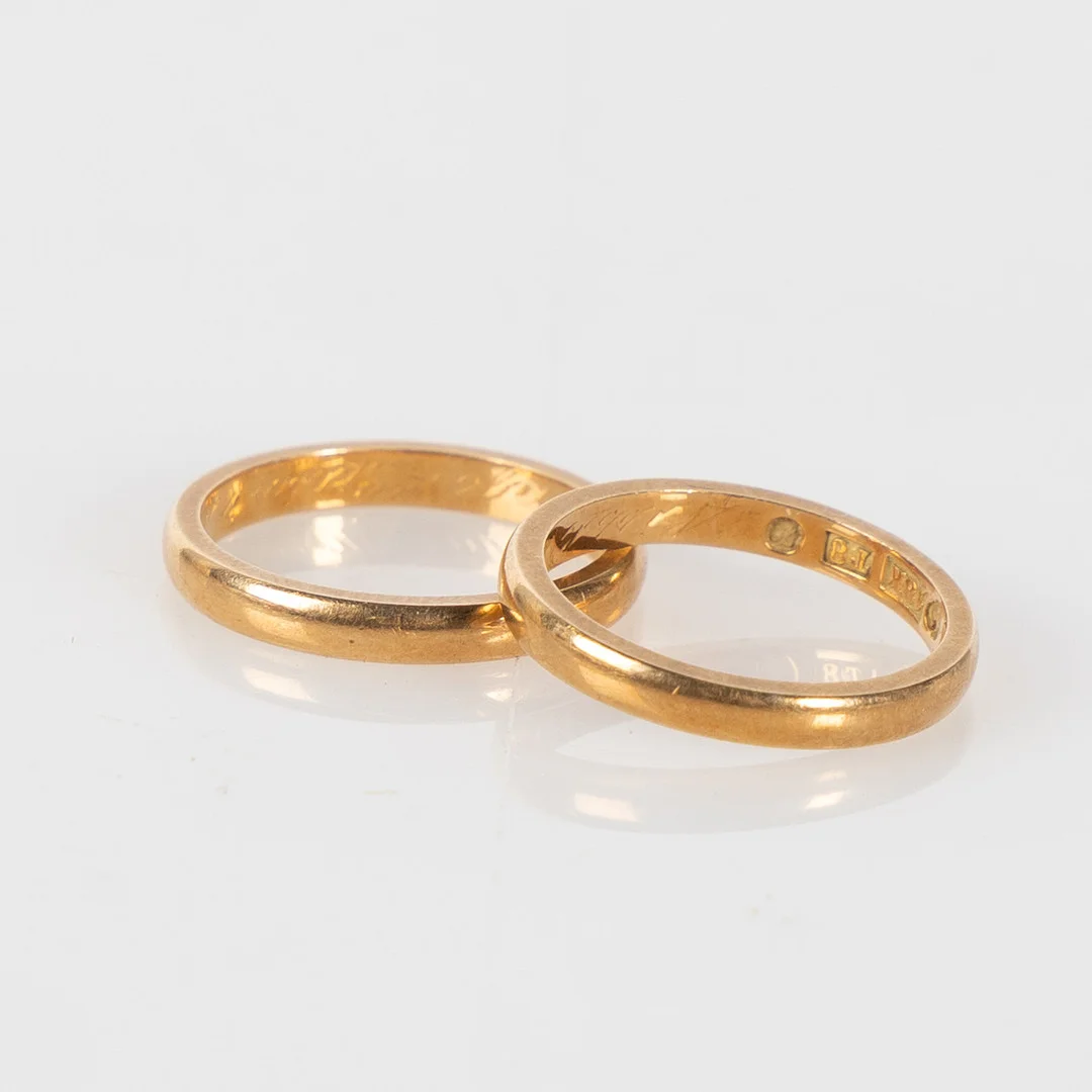 ALLIANSRINGAR, 2 st. 18K guld. — Rings — Stockholms Auktionsverk Helsingborg