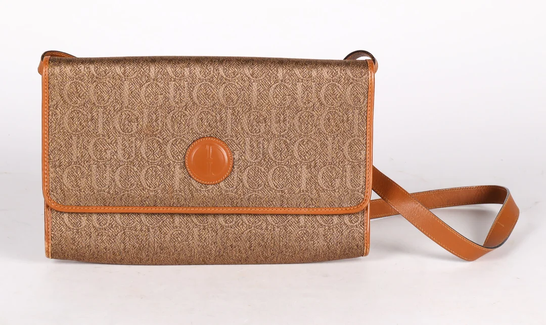 GUCCI. Shoulder/evening bag in monogram canvas and cognac-colored leather — Clothing, shoes and accessories/Bags — Lauritz