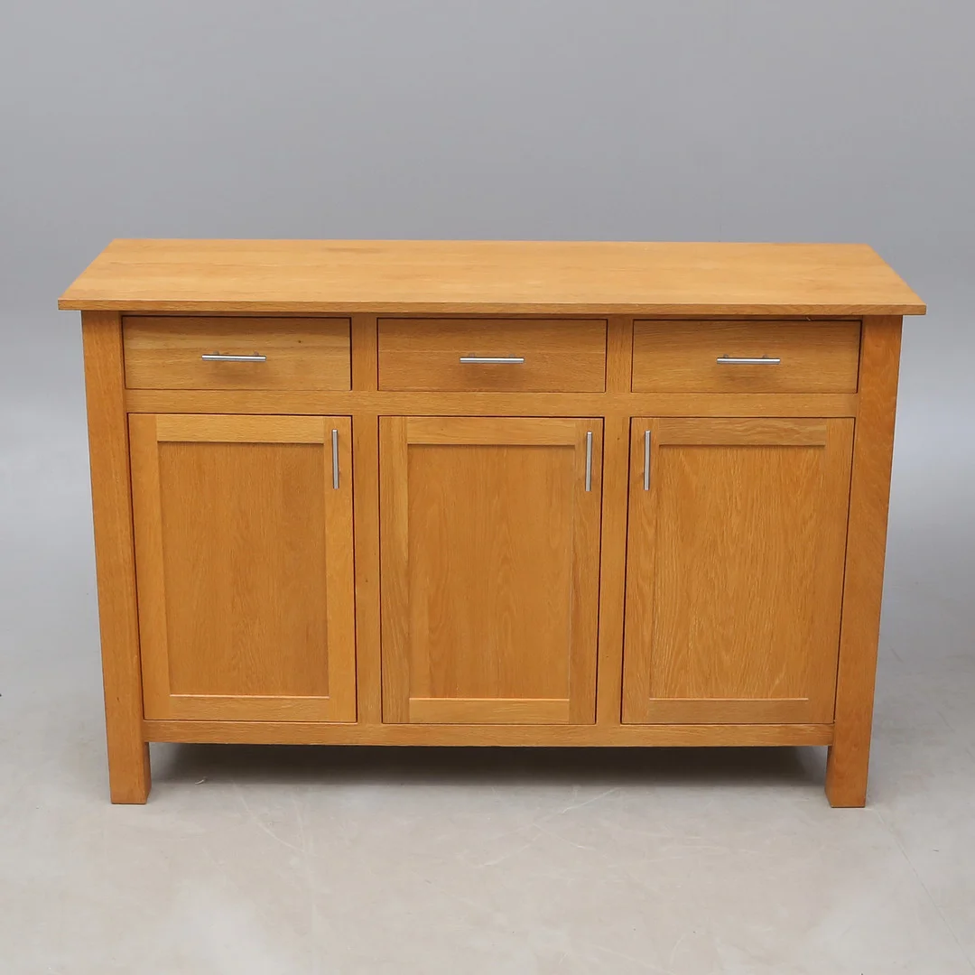 SIDEBOARD, modernt. — Cupboards, Cabinets & Shelves — Kalmar Auktionsverk