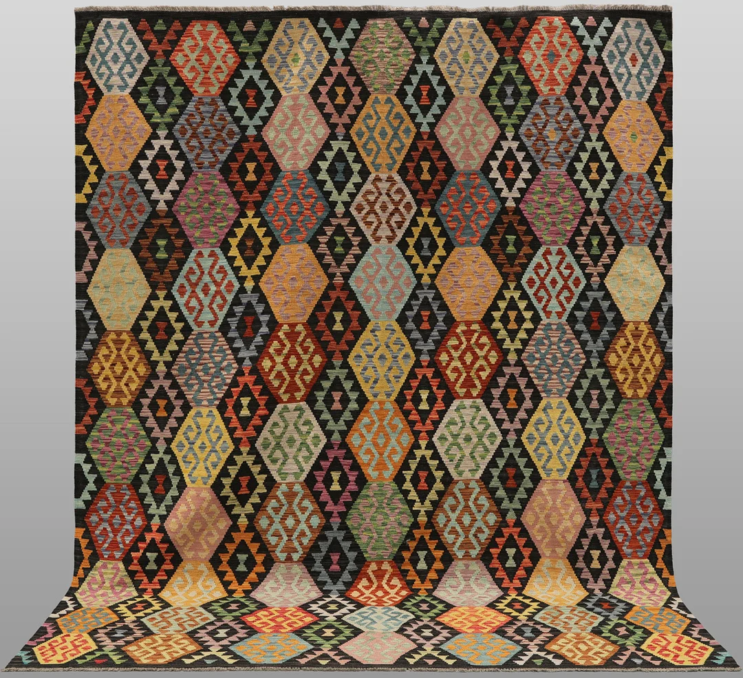 MATTA, "Kelim", 348 x 260 cm. — Persian Carpets & Textiles — Helsingborgs Auktionskammare