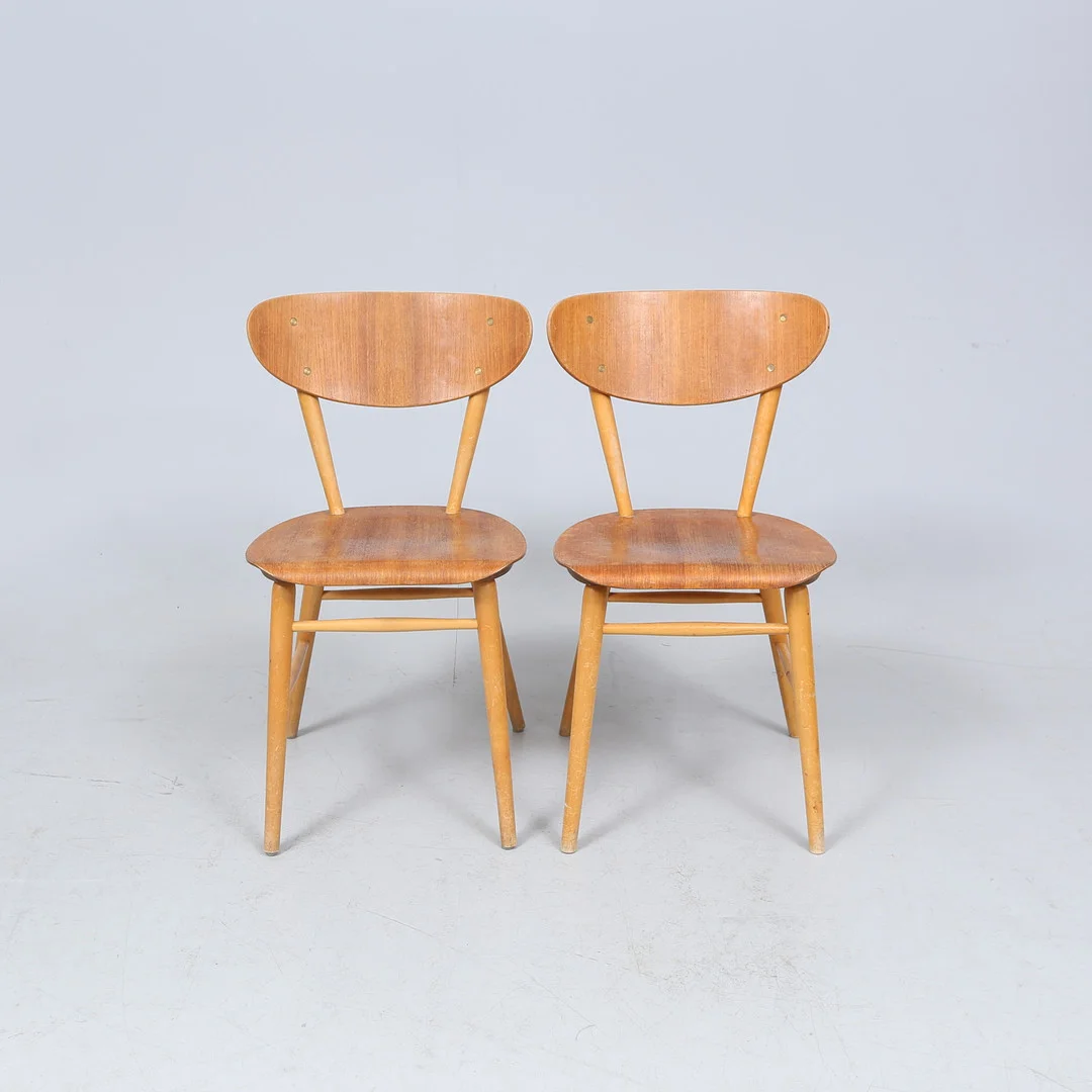 STOLAR, ett par, teak, troligen Bröderna Wigell, 1900-talets mitt. — Armchairs & Chairs — Gomér & Andersson Linköping