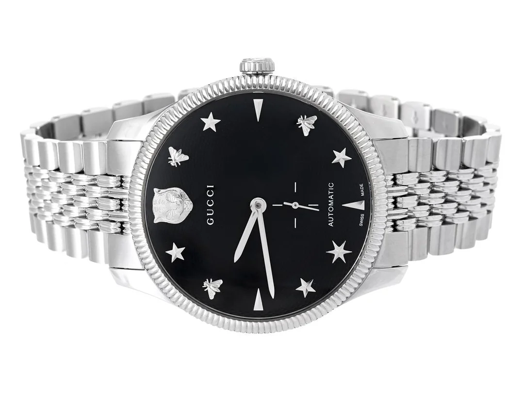 GUCCI, G-Timeless, Cal ETA 2895-2, Serie nr. 18843405, Ref nr. YA126353, Boett nr. 126.3, herrur, 40 mm, stål, automatisk, safirglas, liten sekundvisare, originallänk, viklås, Ref nr. HB0282, ca 2020, box. — Klockor/Gucci — Kaplans