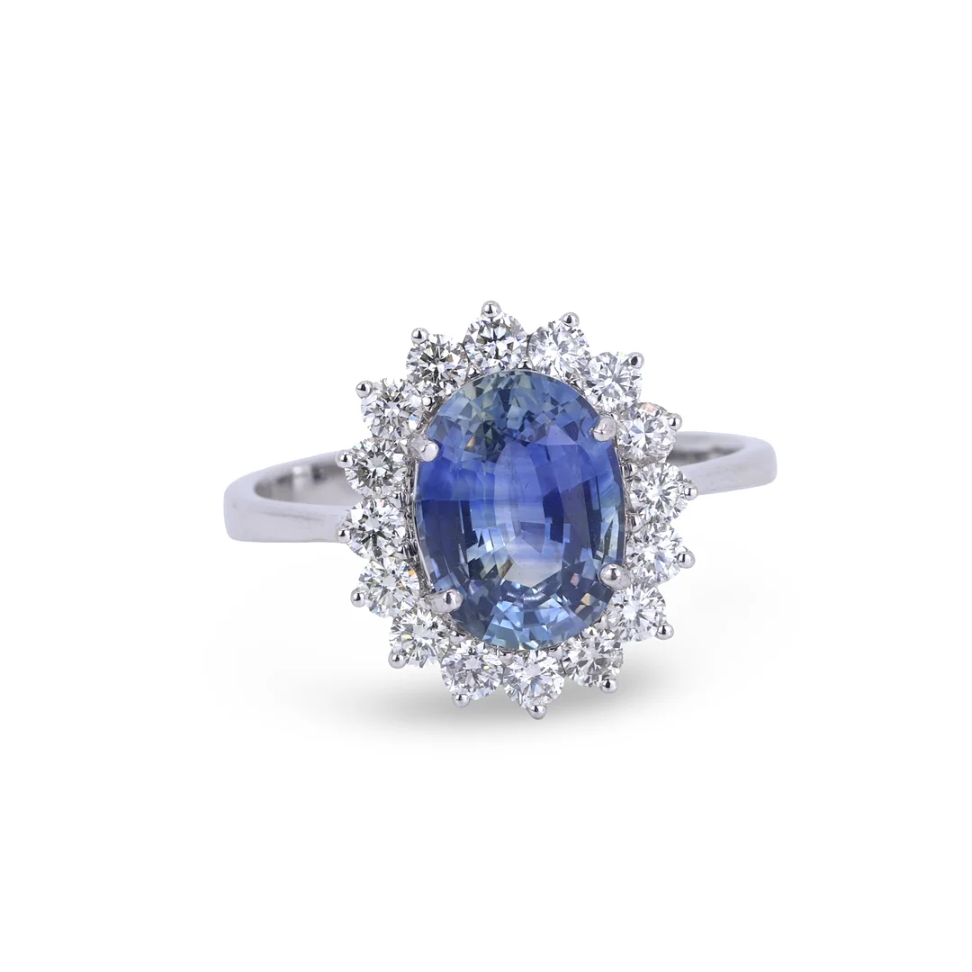 18CT GOLD SAPPHIRE & DIAMOND RING. — Rings — Chalkwell Auctions