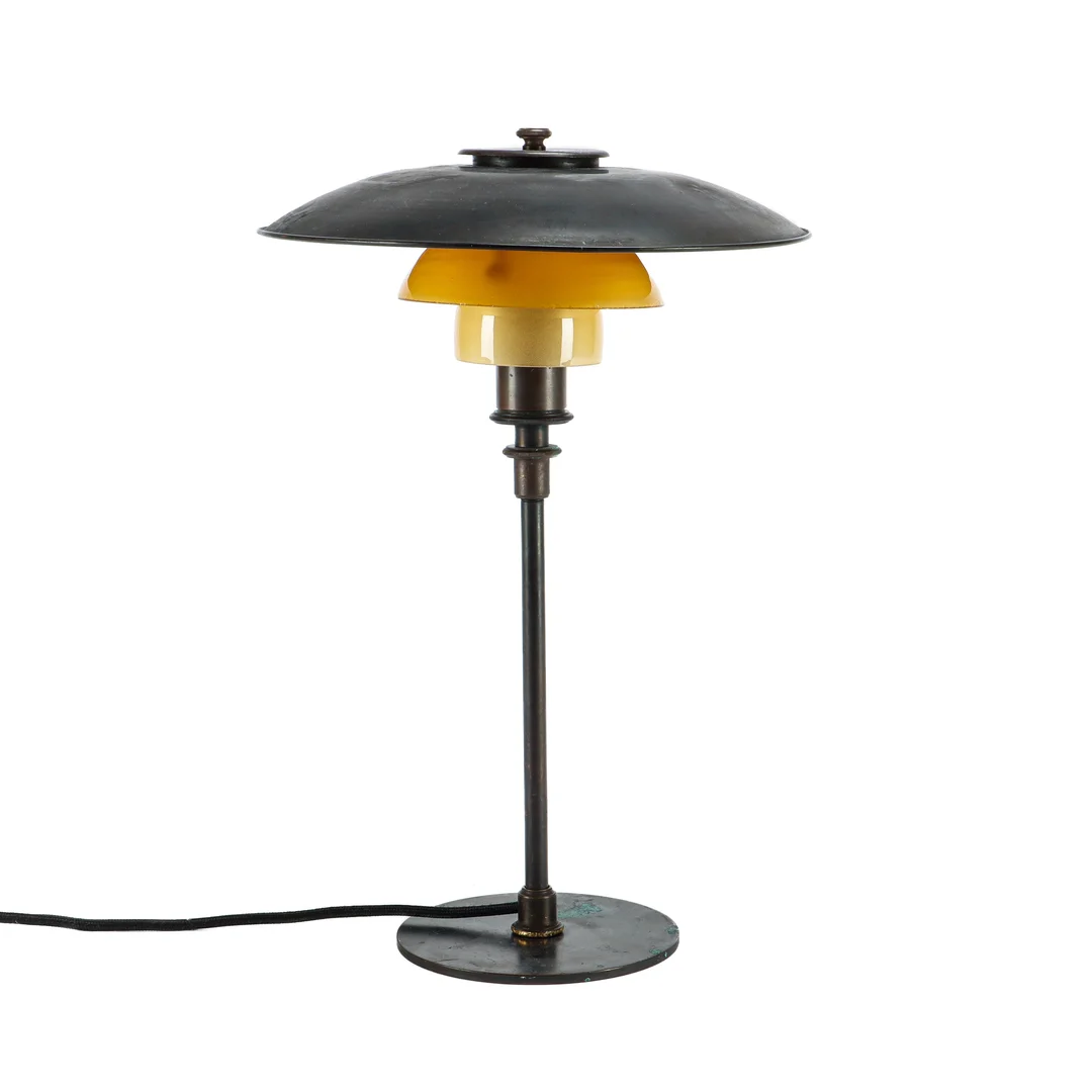 Poul Henningsen for Louis Poulsen. PH 3/2 table lamp — Lamps and lighting/Table lamps — Lauritz