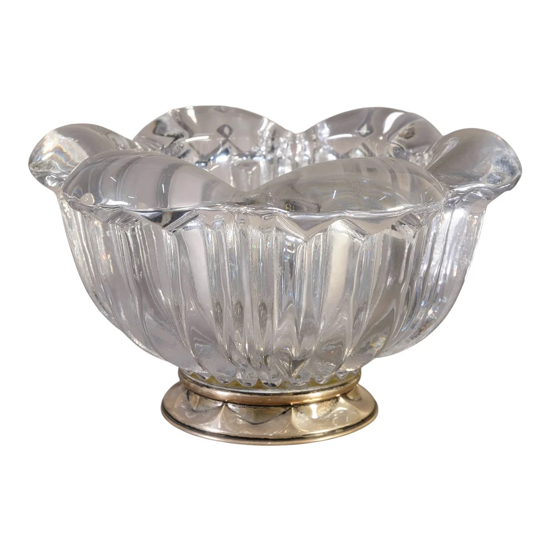 Centro de mesa en cristal con base en plata. — Art glass — Arce Auctions