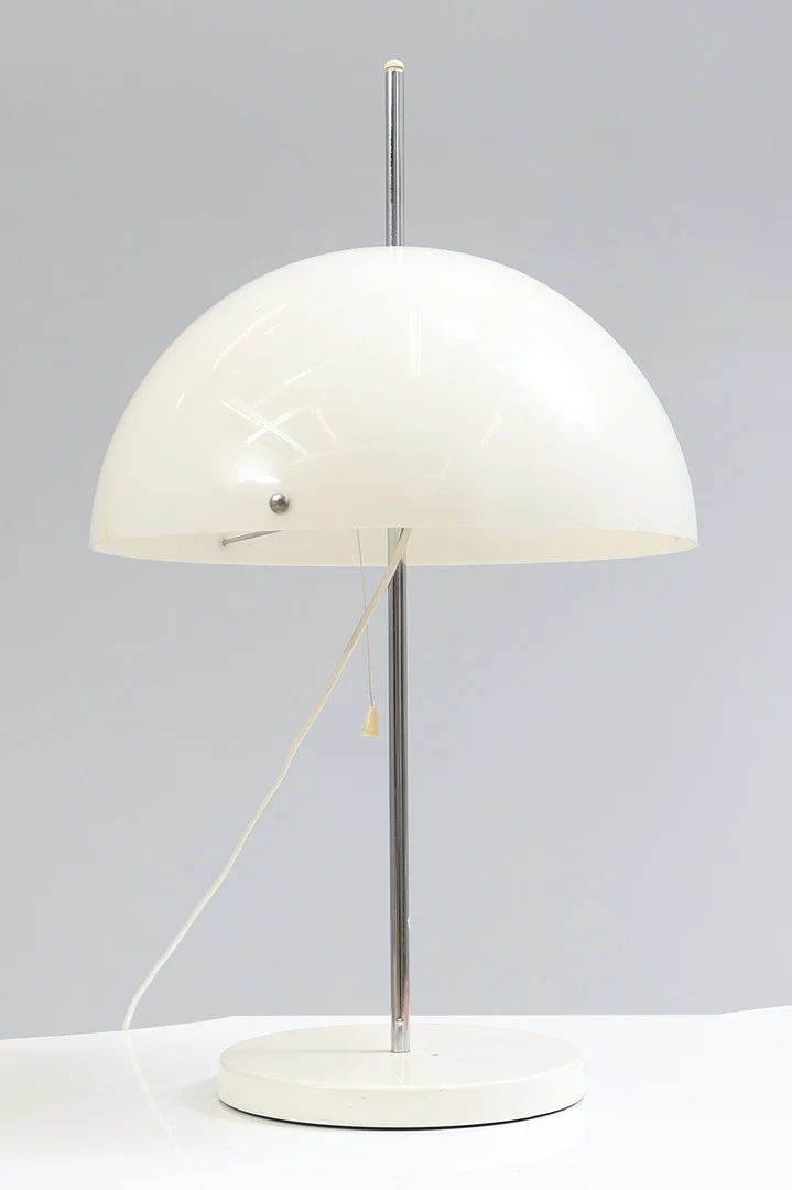 BORDSLAMPA, plast samt metall, modell 63180, Fagerhults Belysning, 1900-talets andra hälft. — Table Lamps — Gomér & Andersson Nyköping