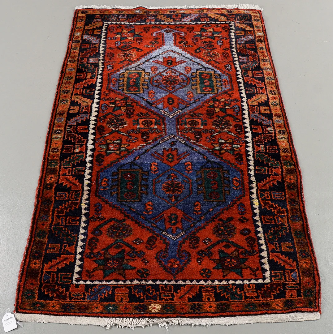 MATTA Persisk, 190x110 cm. — Persian Carpets & Textiles — Karlstad Hammarö Auktionsverk