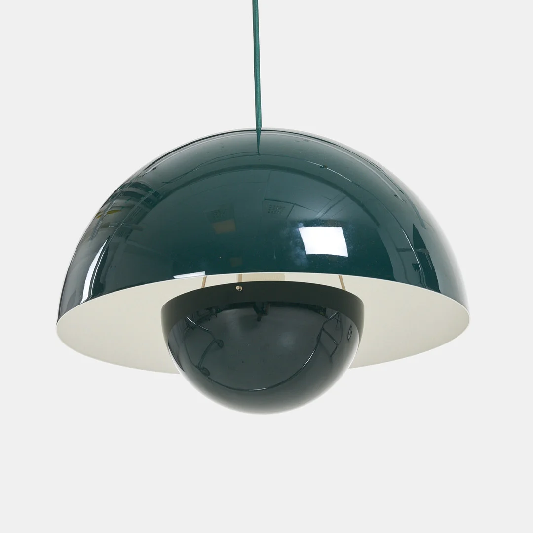 VERNER PANTON. "Flowerpot VP7", taklampa, grönlackerad. — Ceiling lights — Stockholms Auktionsverk Sickla