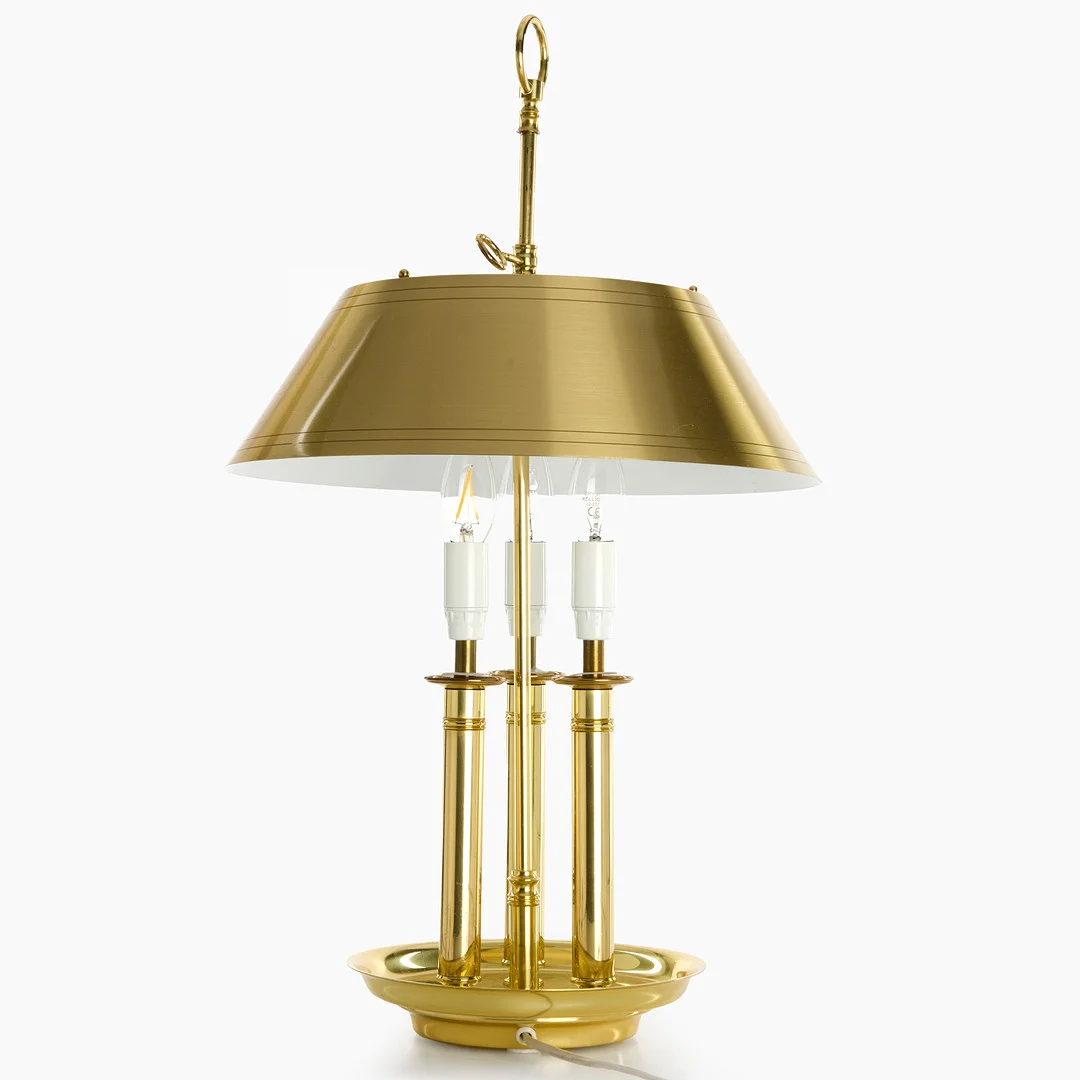 BORDSLAMPA, Bouillotte-modell, ÖIA, 1900-talets andra hälft, mässingsplåt, tre ljuspunkter. — Table Lamps — Crafoord Auktioner Stockholm