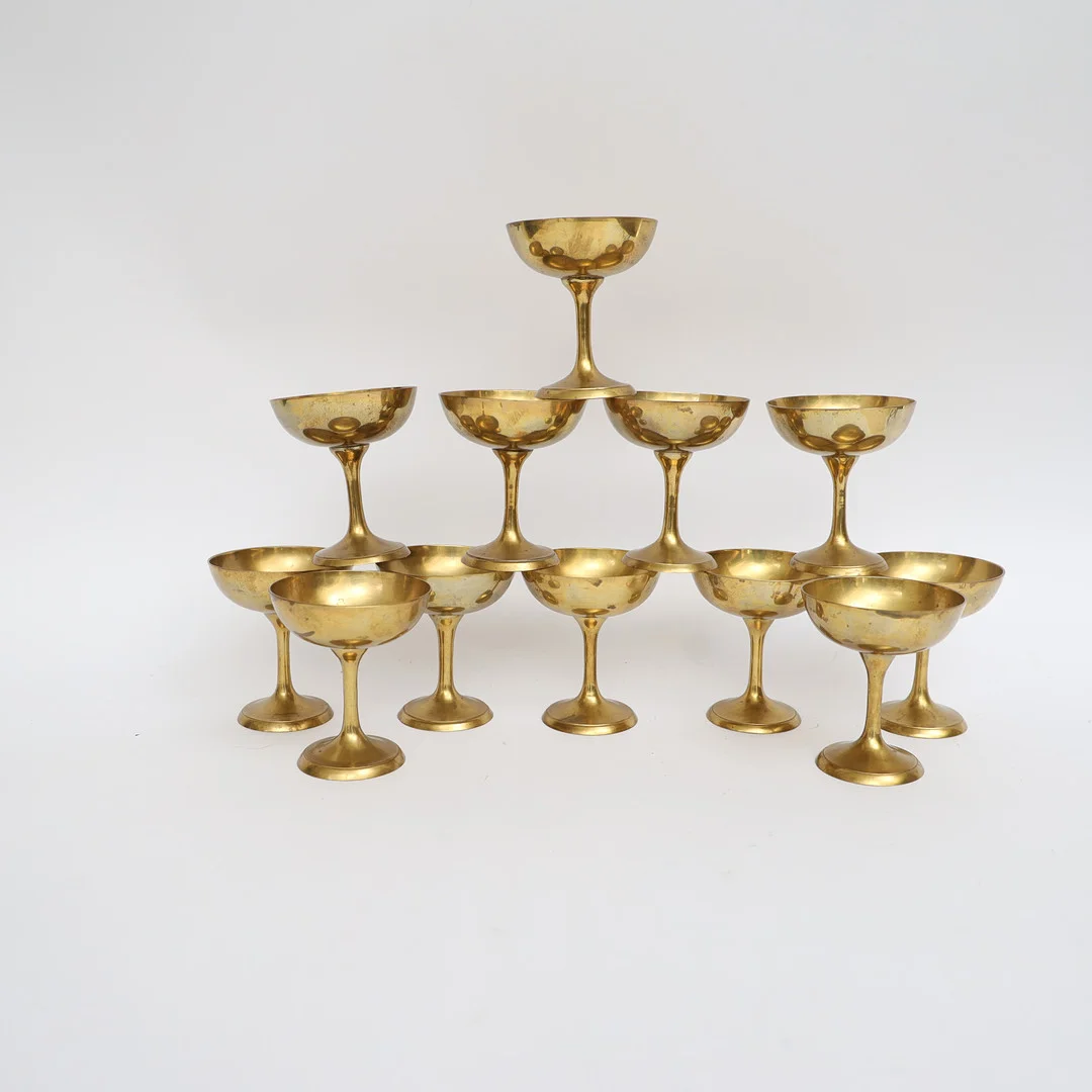 CHAMPAGNESKÅLAR, 12st, mässing. 1900-tal. — Pewter, Brass & Copper — Falun Auktionsbyrå