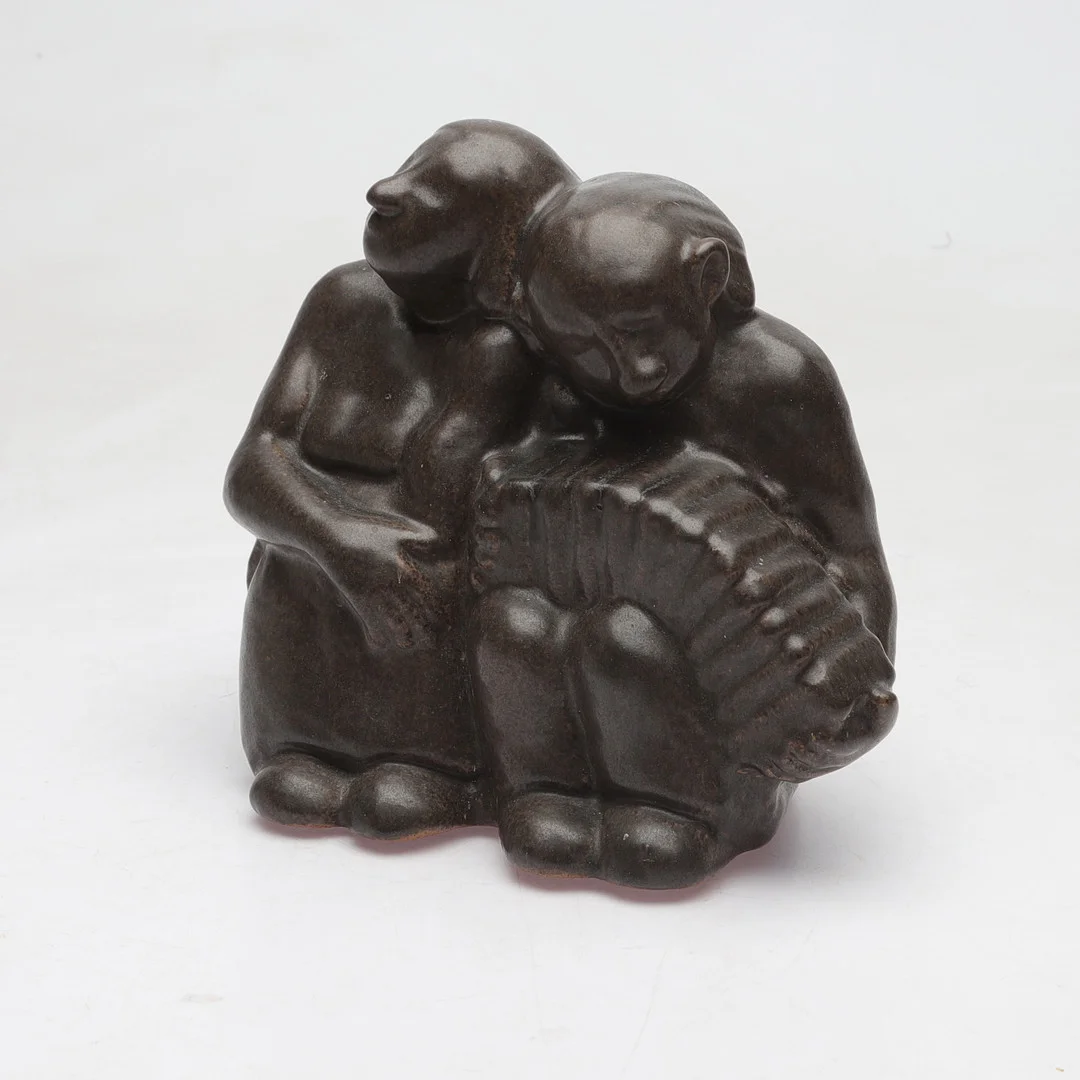 ÅKE HOLM. Skulptur, glaserad keramik,"Kullatroll", Trollpar, signerad. — European — Gomér & Andersson Norrköping