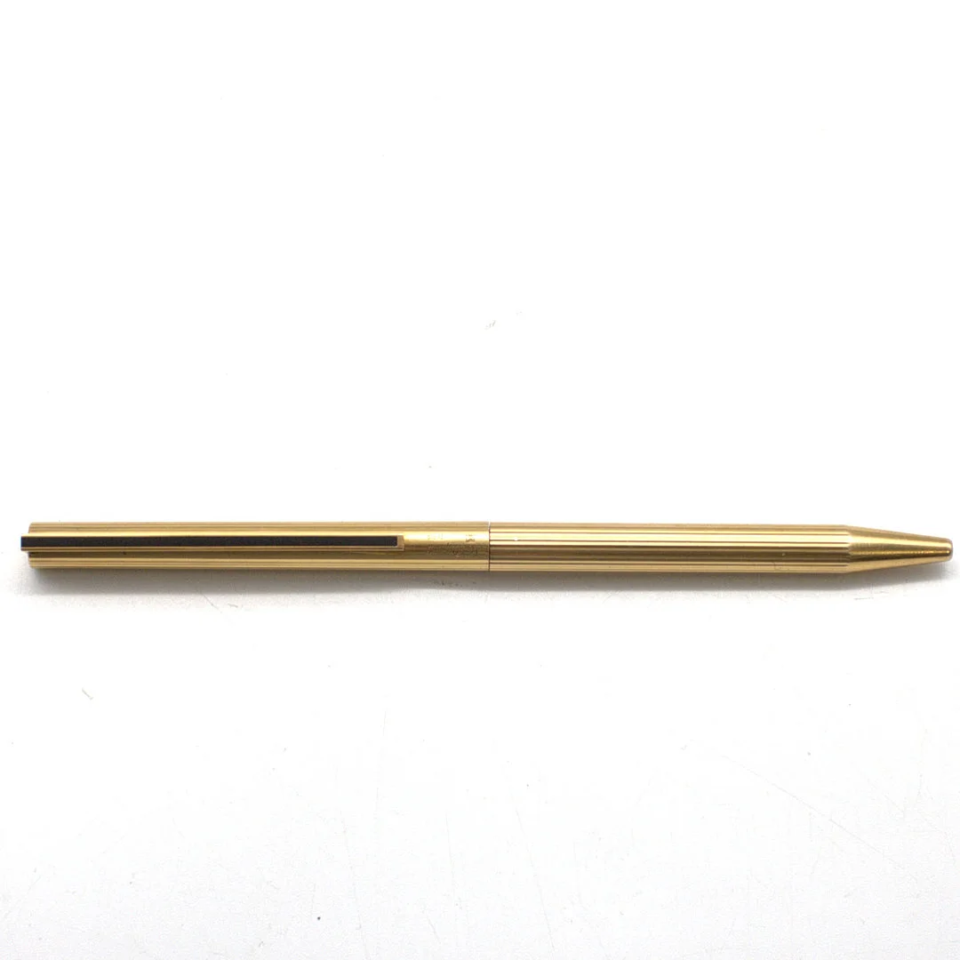 S.T. DUPONT. VERGOLDETER S.T. DUPONT CLASSIQUE KUGELSCHREIBER IM NADELSTREIFEN-DESIGN. — Pens — Kunst- und Auktionshaus Kleinhenz