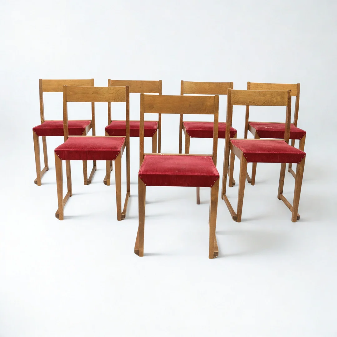 SVEN MARKELIUS. Stapelstolar "Orkesterstolen" 7 stycken, 1900-talets mitt. — Armchairs & Chairs — Falun Auktionsbyrå