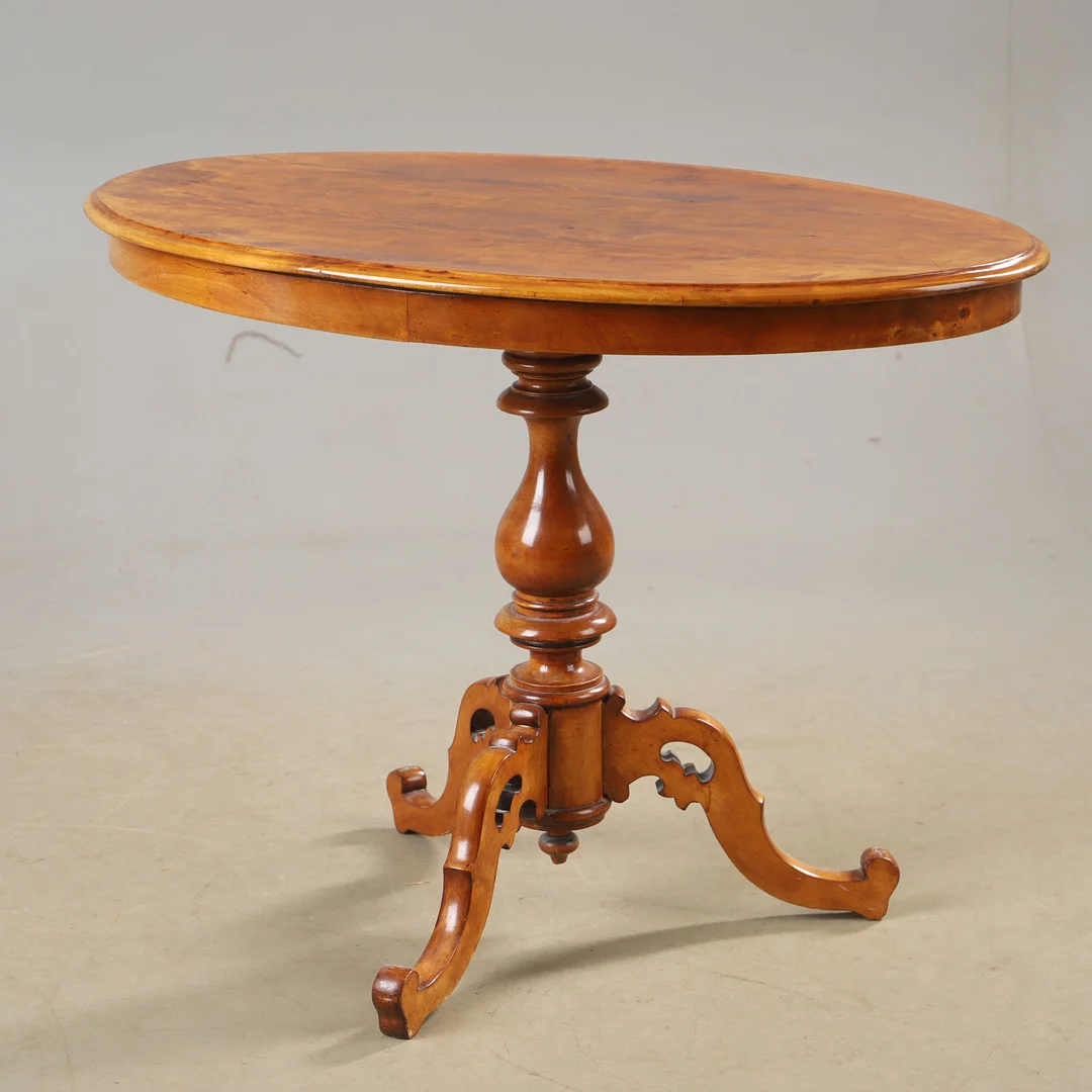 SALONGSBORD, björk, sekelskiftet 1800/1900-tal. — Tables — Helsingborgs Auktionskammare
