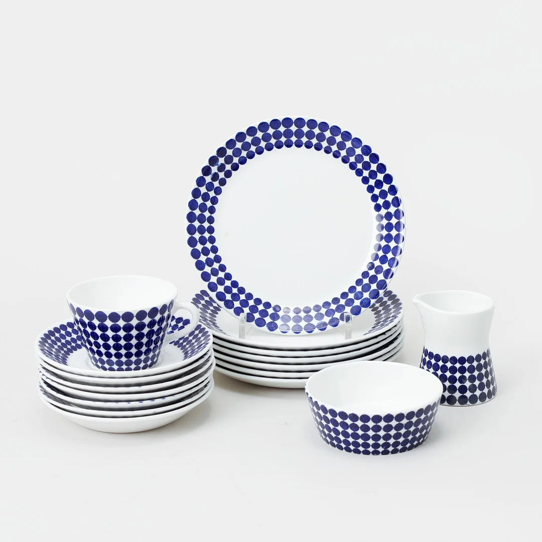 STIG LINDBERG. Kaffeservidelar, 16 delar, porslin och flintgods "Adam", Gustavsberg. — Tableware — Göteborgs Auktionsverk
