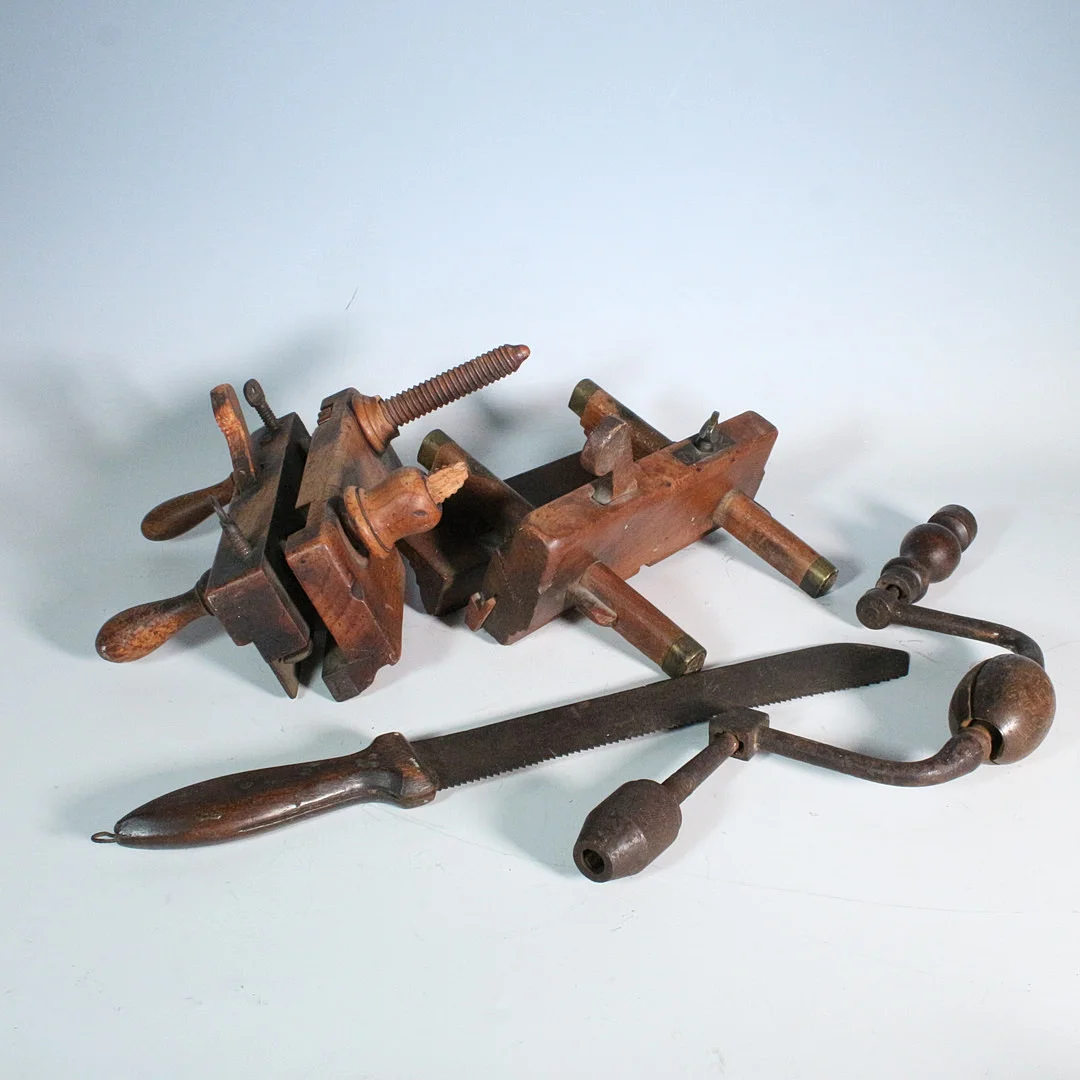 Konvolut antikes Werkzeug. — Tools & Gears — Stockholms Auktionsverk Düsseldorf/Neuss
