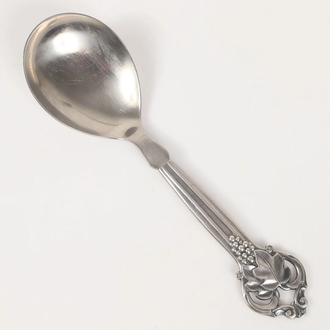 JOHANNES SIGGAARD. Uppläggningssked, silver, Carl M. Cohr, Danmark, 1950. — Silver — Helsingborgs Auktionskammare