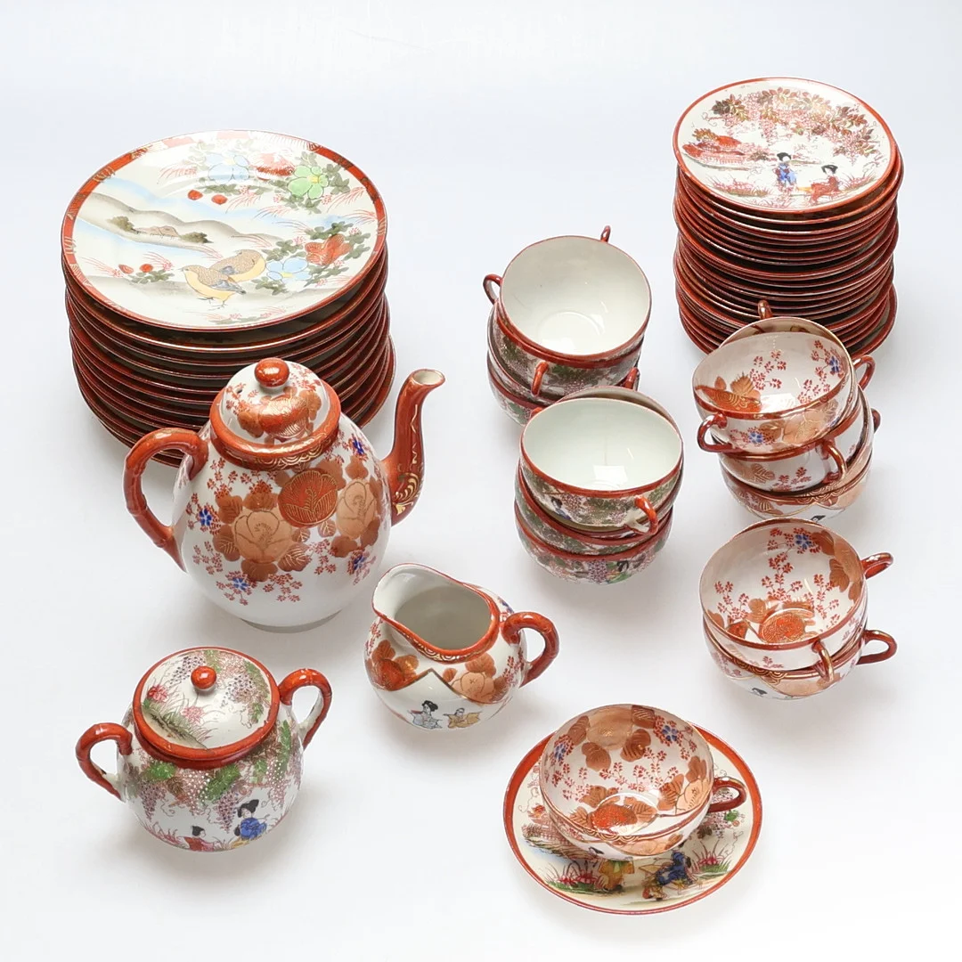 KAFFESERVIS. 58 delar, porslin. Kina. — Tableware — Gomér & Andersson Jönköping