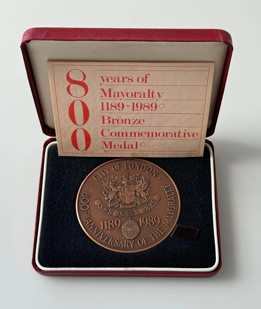 1989 800 YEARS OF MAYORALTY BRONZE COMMEMORATIVE MEDAL. — Other — Griffin’s Auctioneers