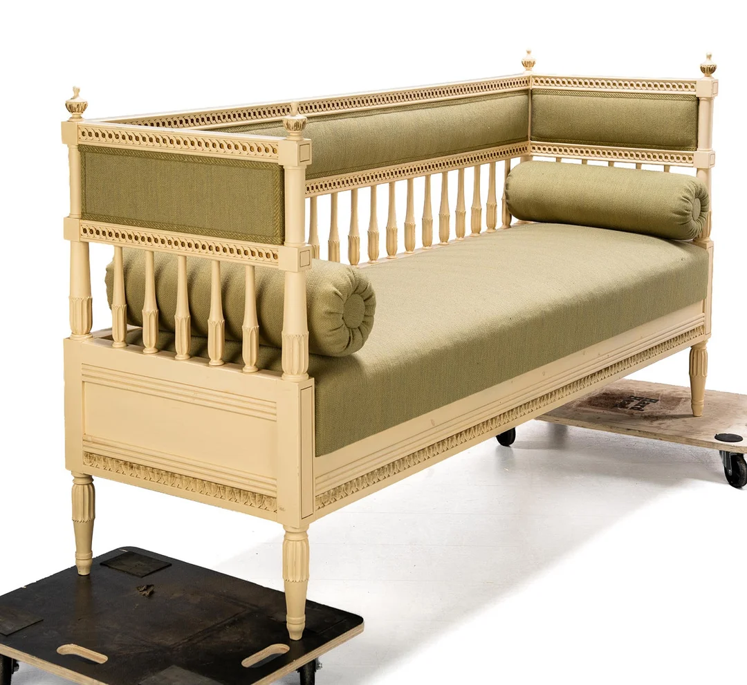 SOFFA, Sengustaviansk stil, 1900-tal. — Sofas & Seatings — Norrlands Auktionsverk