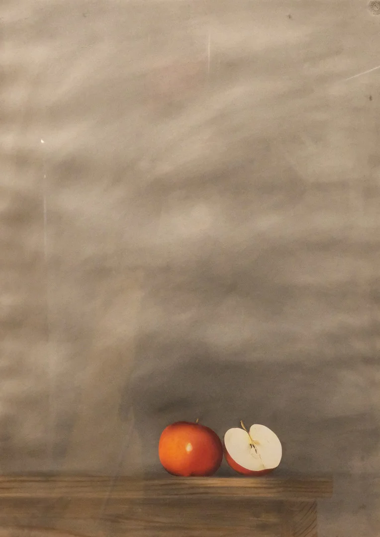 MATS MÅNSSON. KOMPOSITION MED ÄPPLEN. SIGNERAD. — Paintings — Björnssons Auktionskammare
