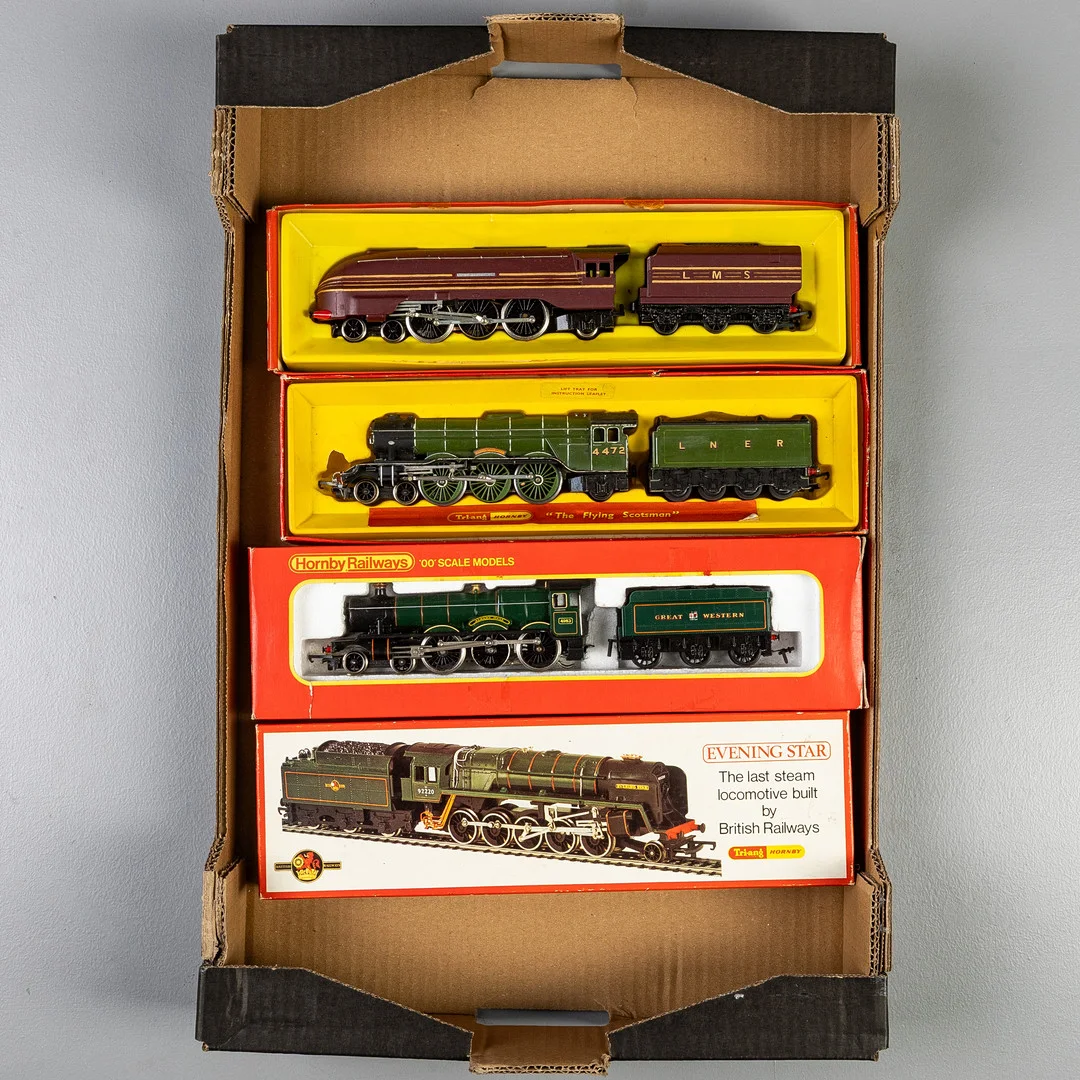 TRAY OF TRIANG & HORNBY 00 LOCOS (4). — Model railways — Griffin’s Auctioneers