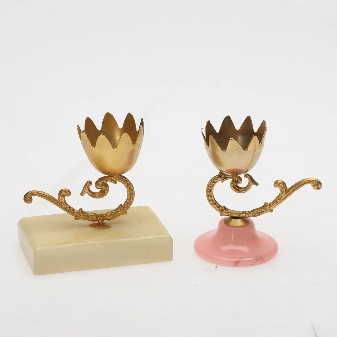 ÄGGKOPPAR, 2 st. mässing, rosa alabaster, marmor, Italien. — Pewter, Brass & Copper — Örebro Stadsauktioner