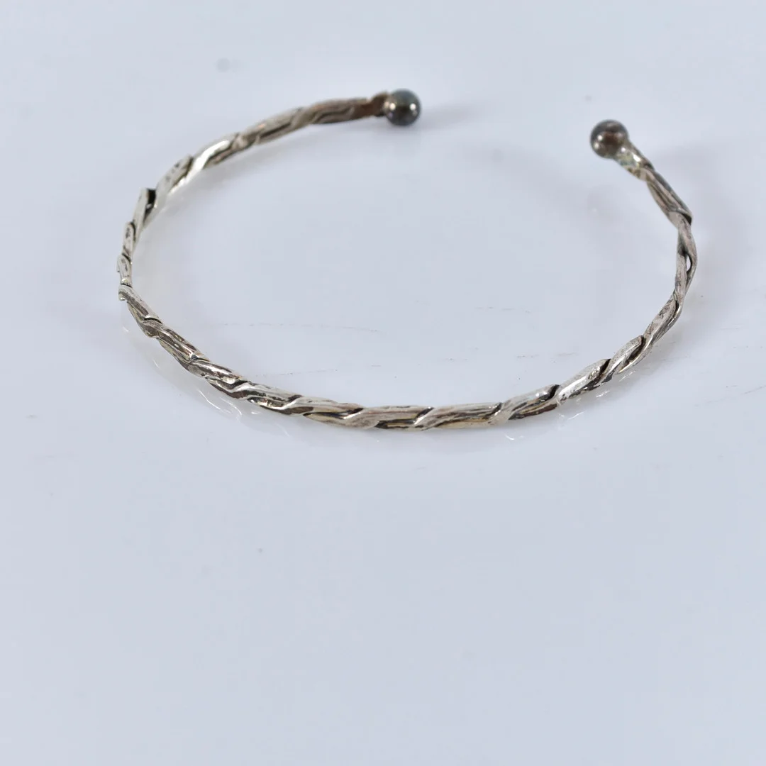 ARMRING, silver. — Bracelets — Halmstads Auktionskammare