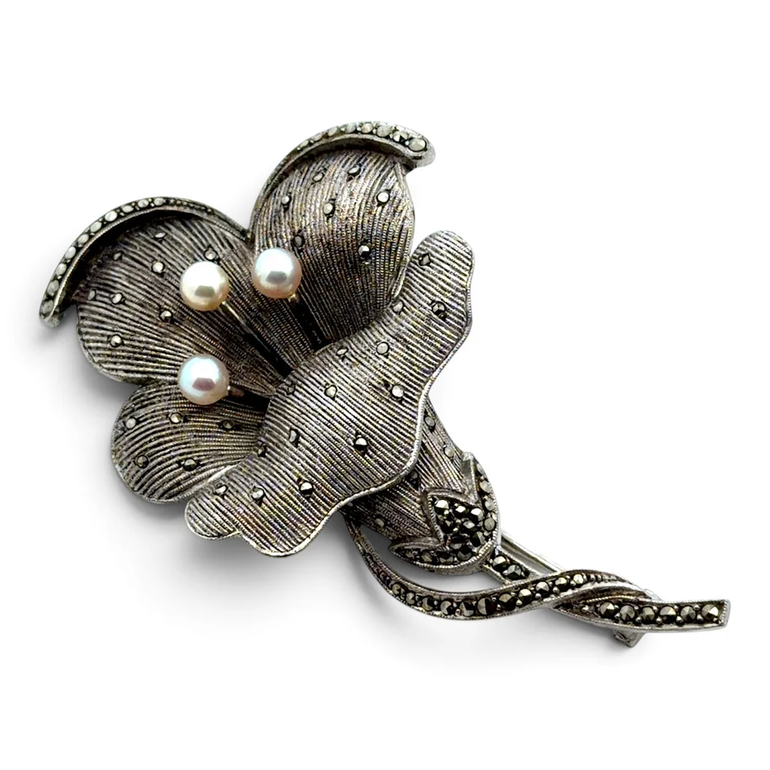 SILVER, PEARL AND MARCASITE BROOCH. — Brooches & Pendants — Griffin’s Auctioneers