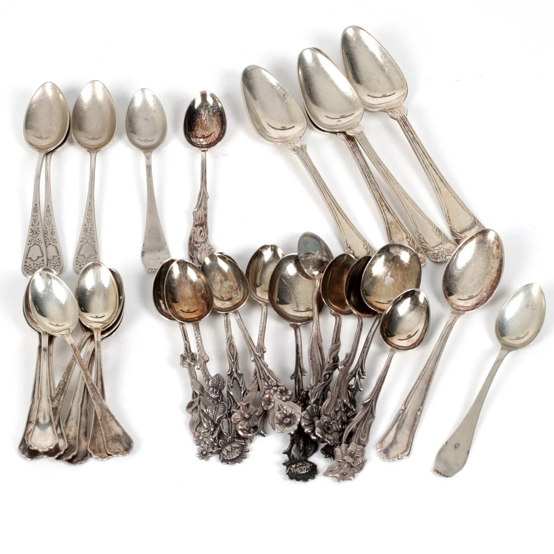 SKEDAR, 30 st. silver, olika modellar. 1900-tal. — Silver — Stadsauktion Sundsvall