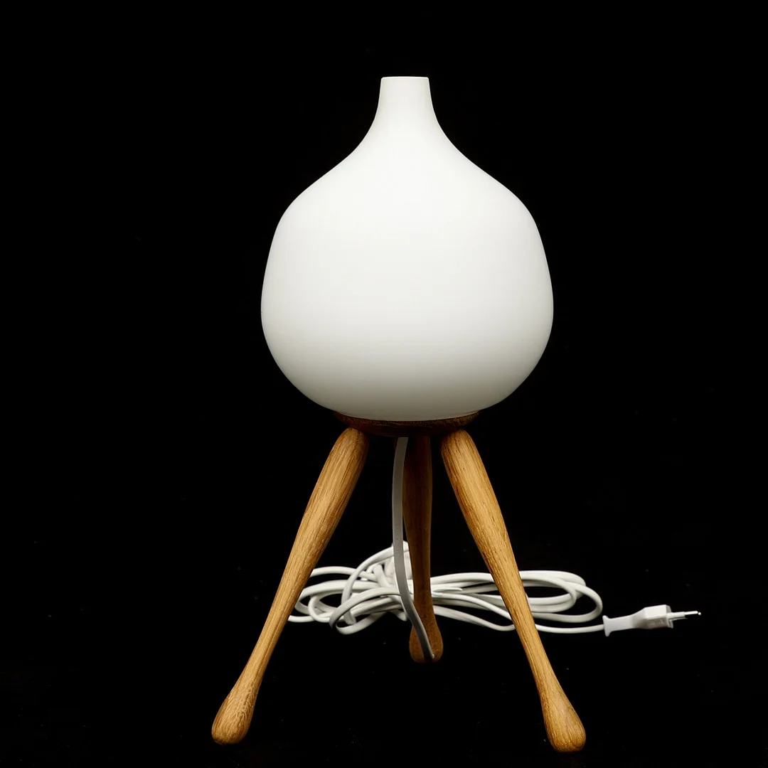 UNO & ÖSTEN KRISTIANSSON. Bordslampa, Luxus, Vittsjö. — Table Lamps — Crafoord Auktioner Malmö