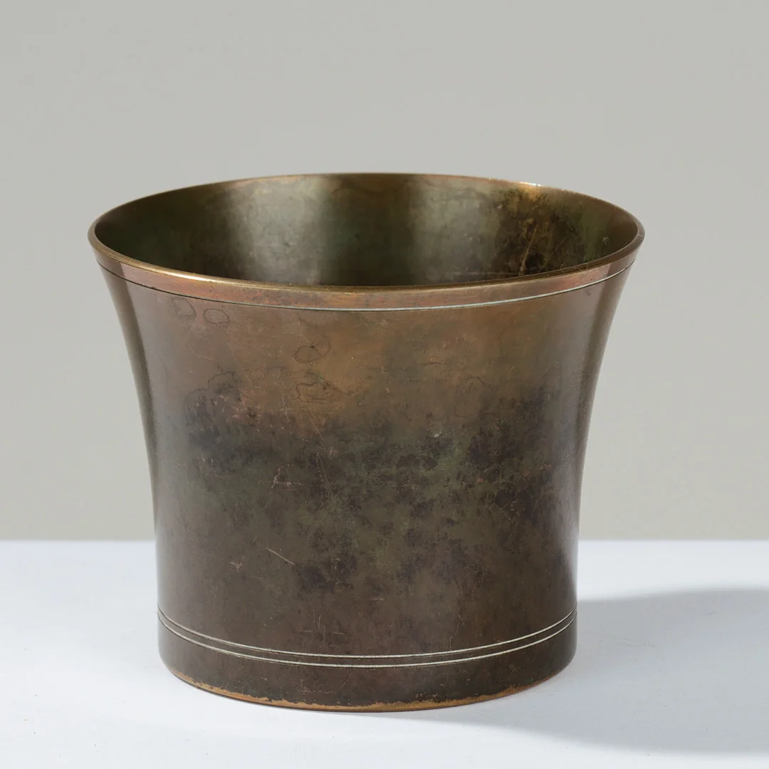 JUST ANDERSEN. Just Andersen. Bæger af let bronze. dessin 1911. — Other metals — Palsgaard Kunstauktioner
