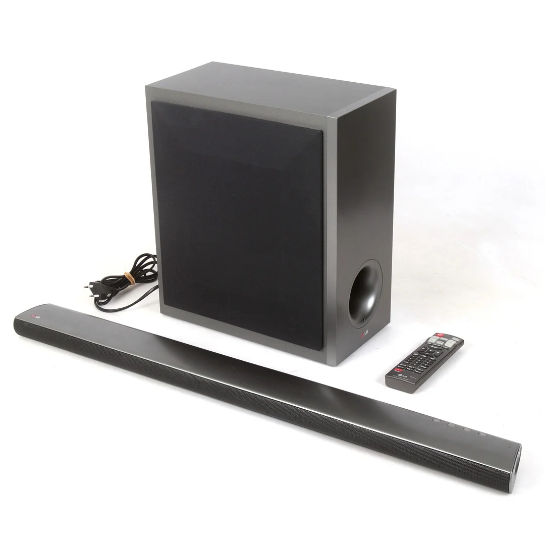 SOUND BAR, 2 delar, LG, 2000-tal. — Modern consumer electronics — Stadsauktion Sundsvall