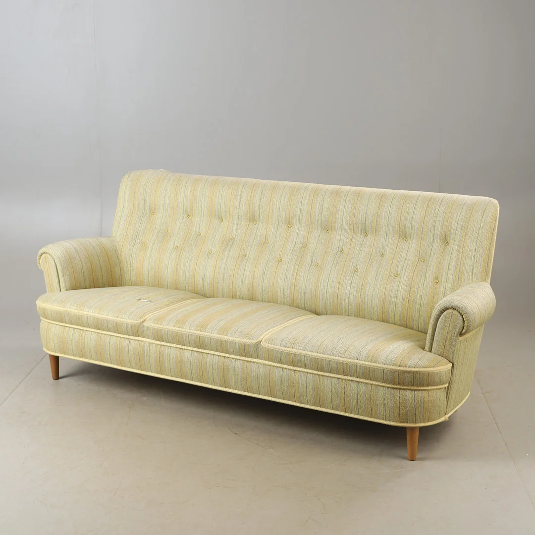 CARL MALMSTEN. Soffa, 3-sits, "Hemmakväll", O.H. Sjögren, Tranås, Sverige. — Sofas & Seatings — Helsingborgs Auktionskammare