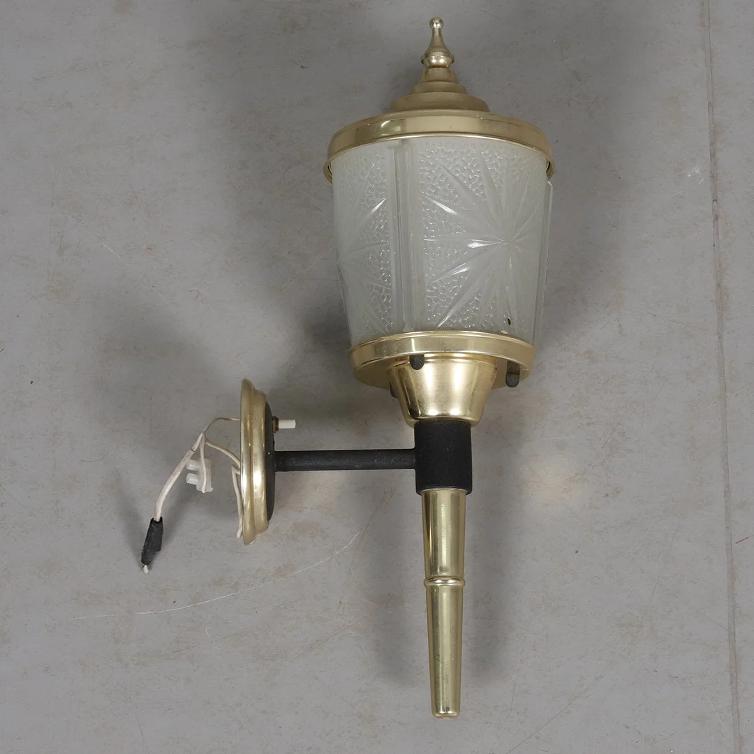 VANGSLYKTA, 1900-talet, England. — Wall Lights — Örebro Stadsauktioner