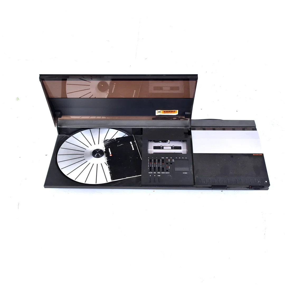 STEREO, Beocenter 2200, Bang & Olufsen. — Modern consumer electronics — Halmstads Auktionskammare