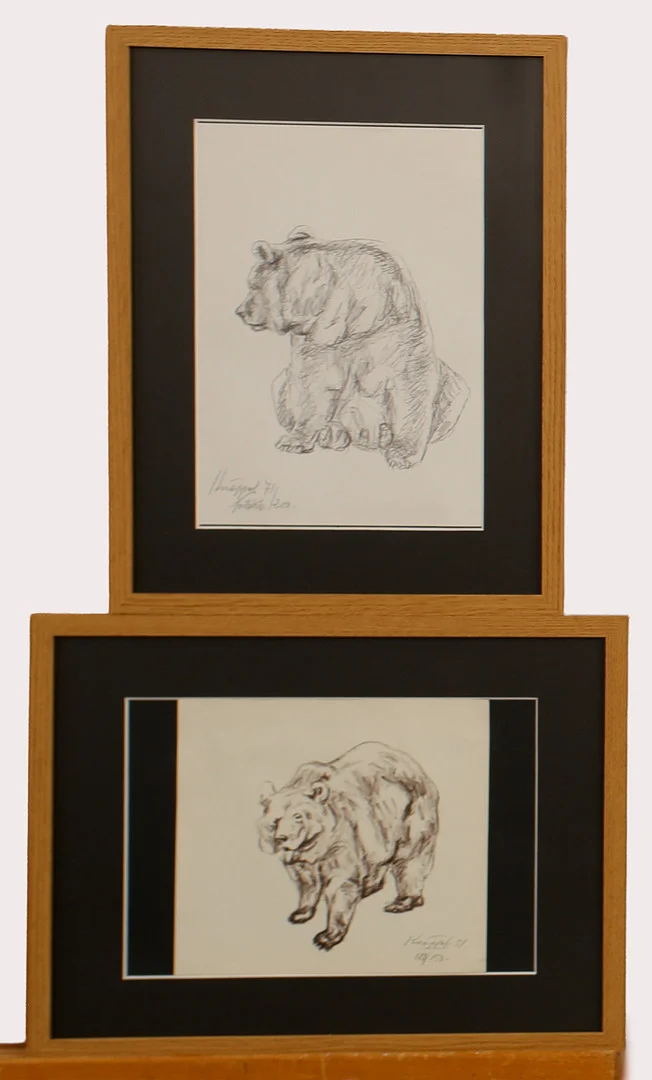 ARVID KNÖPPEL. Fotolito, björnar numrerade 122/150 resp 71/200, signerade, 2 stycken. — Engravings & Prints — Limhamns Auktionsbyrå