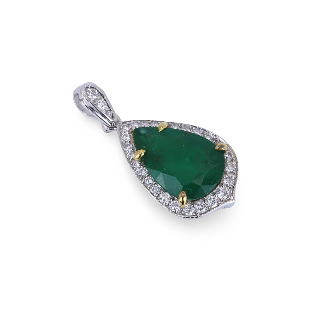 18CT (2.50CT) EMERALD & DIAMOND PENDANT. — Brooches & Pendants — Chalkwell Auctions